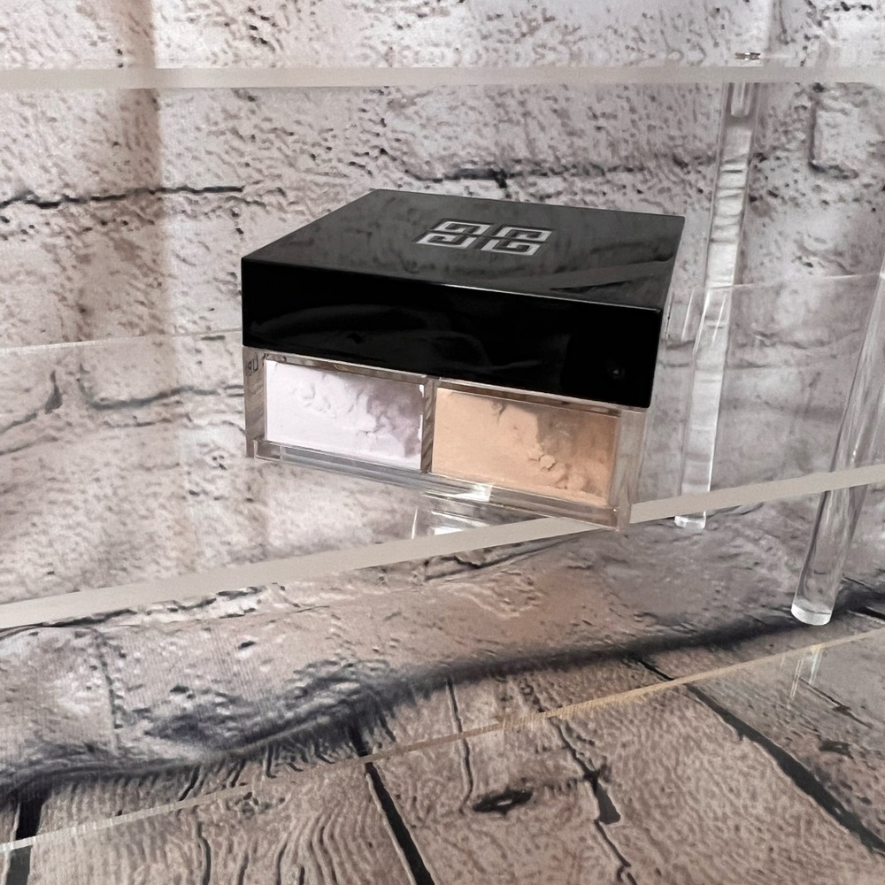 Givenchy Loose Setting Powder - Picture 2 of 3